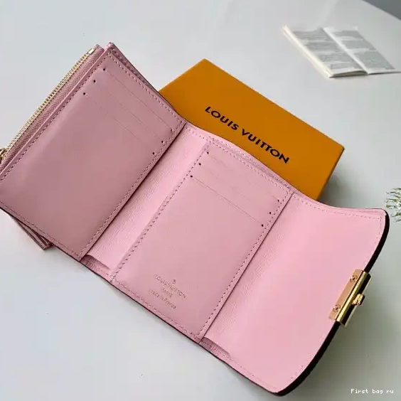 First bag ru Vuitton WALLET CROISETTE COMPACT Louis 0706
